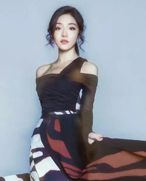 爱情公寓的唐悠悠如今红红火火开了火锅店当了老板娘