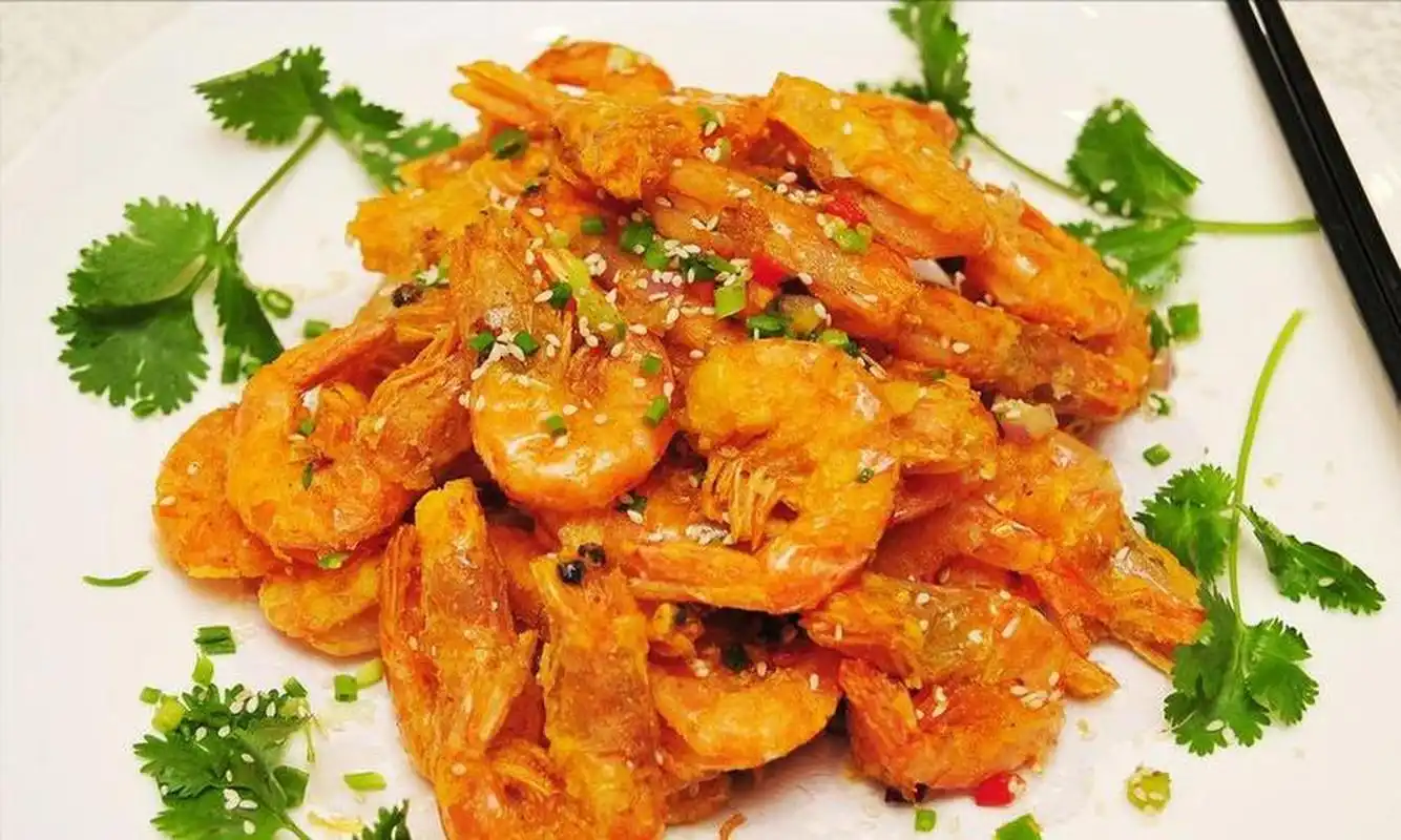 99椒盐虾的做法99 94椒盐虾是一道美味的中式海鲜菜肴,以新鲜的