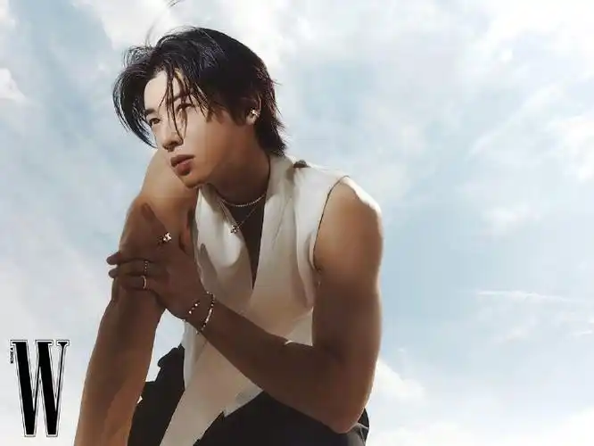 车银优胸部肌肉线条##车银优露胸肌了