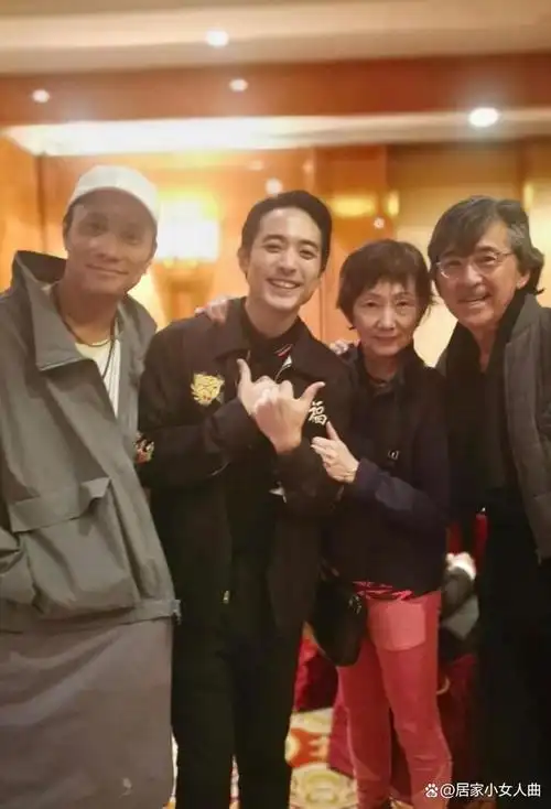 林子祥与前妻吴正元所生的38岁儿子林德信日前结婚,但婚礼举行得非常