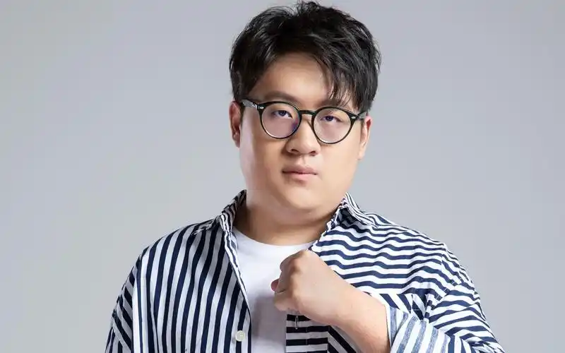 孩之宝工作室,和v5小东北双排 2020.2.